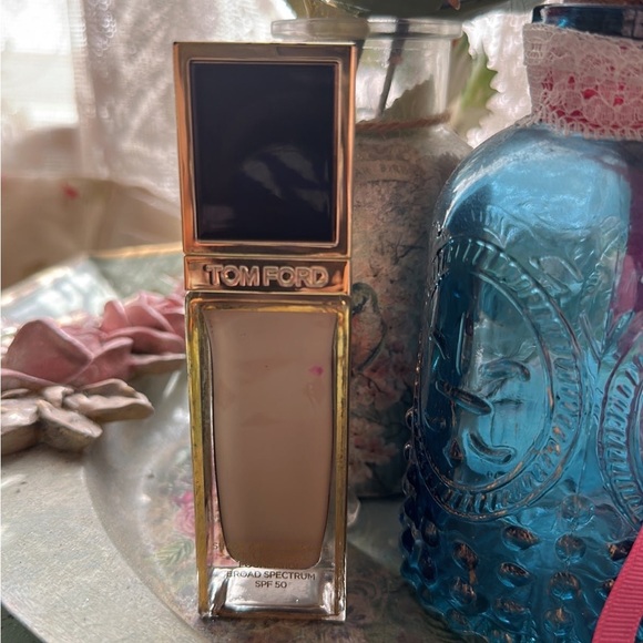 TOM FORD SHADE & ILLUMINATE SOFT RADIANCE foundation - Picture 9 of 10
